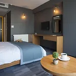 Cura Hotel
